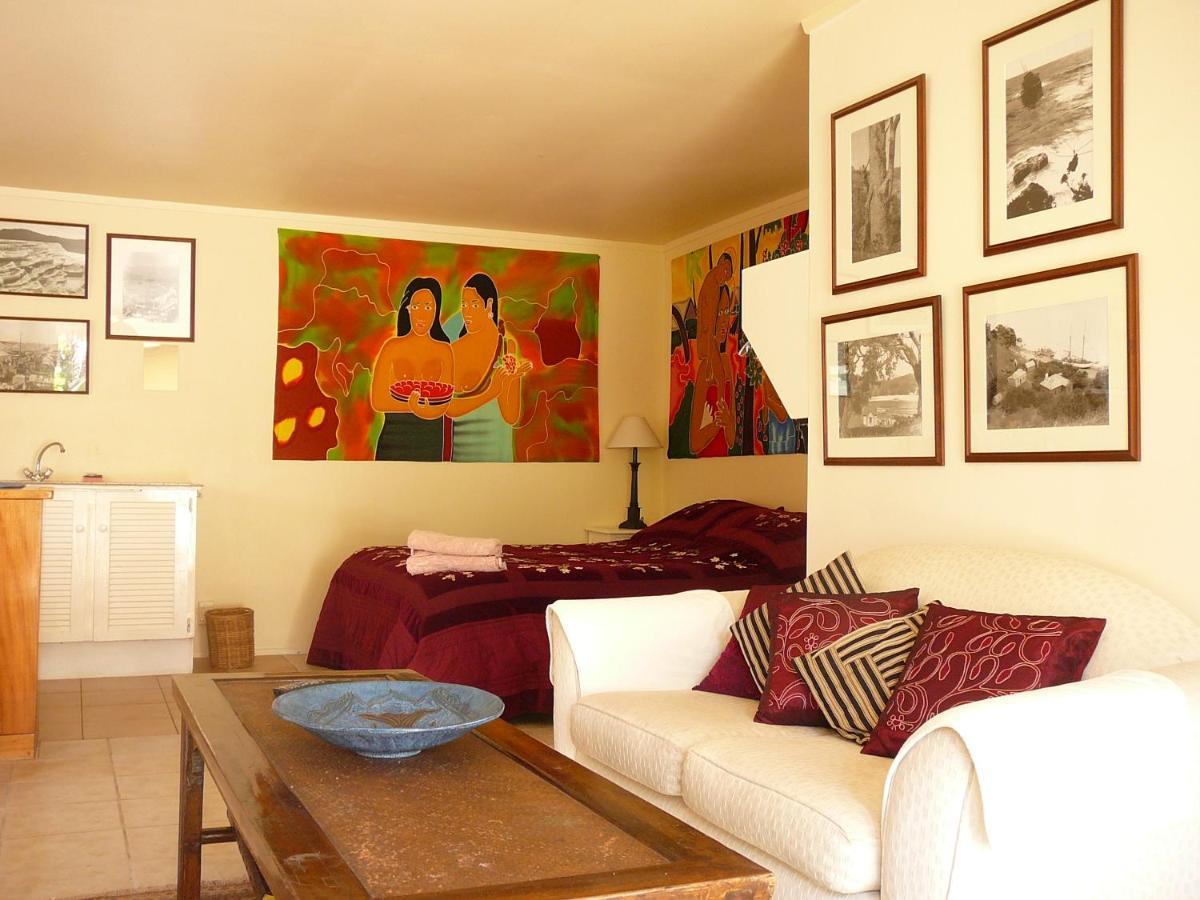 Great Barrier Oasis Lodge Tryphena Экстерьер фото